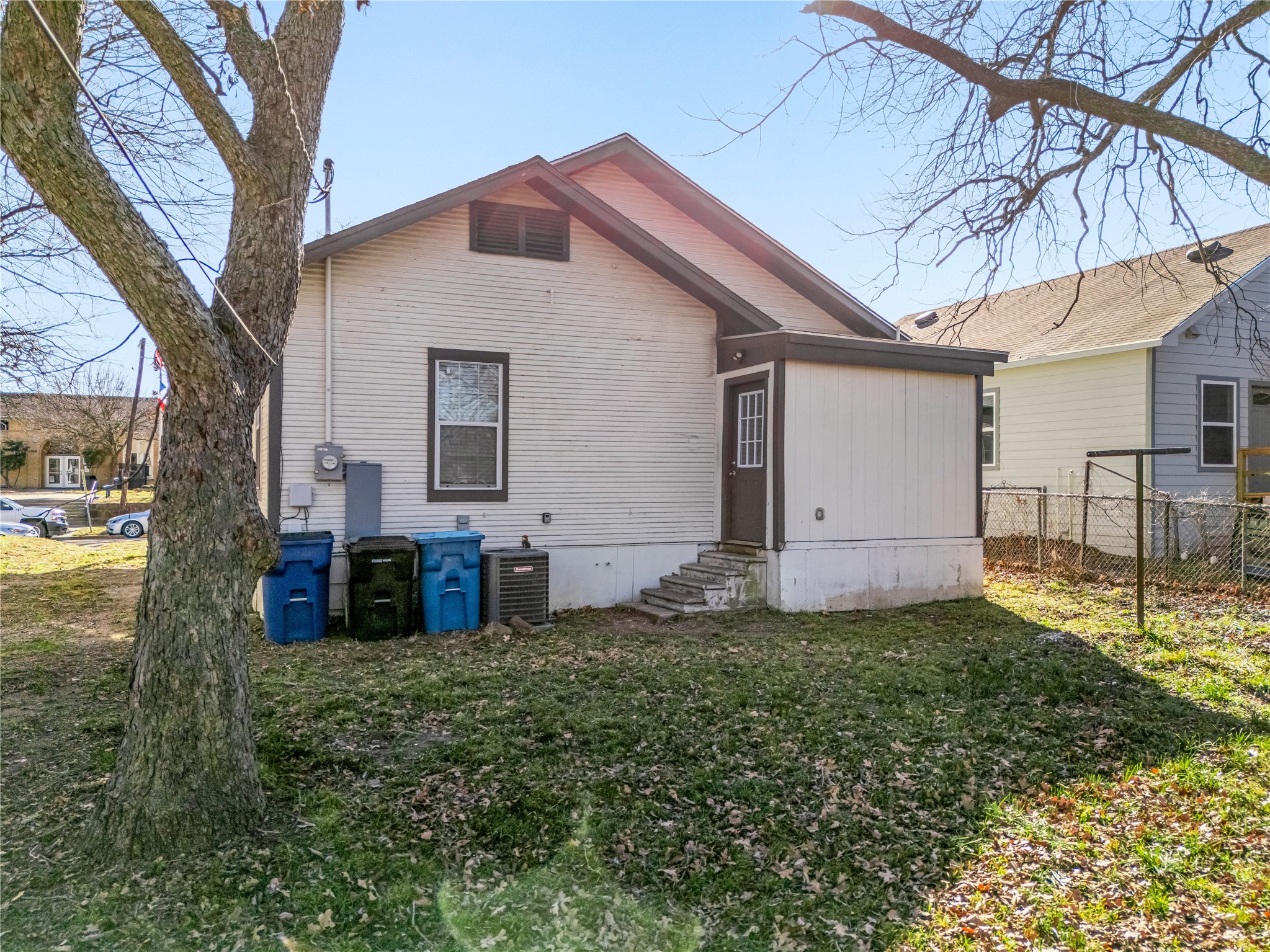 1123 W Morgan Street Denison TX 75020