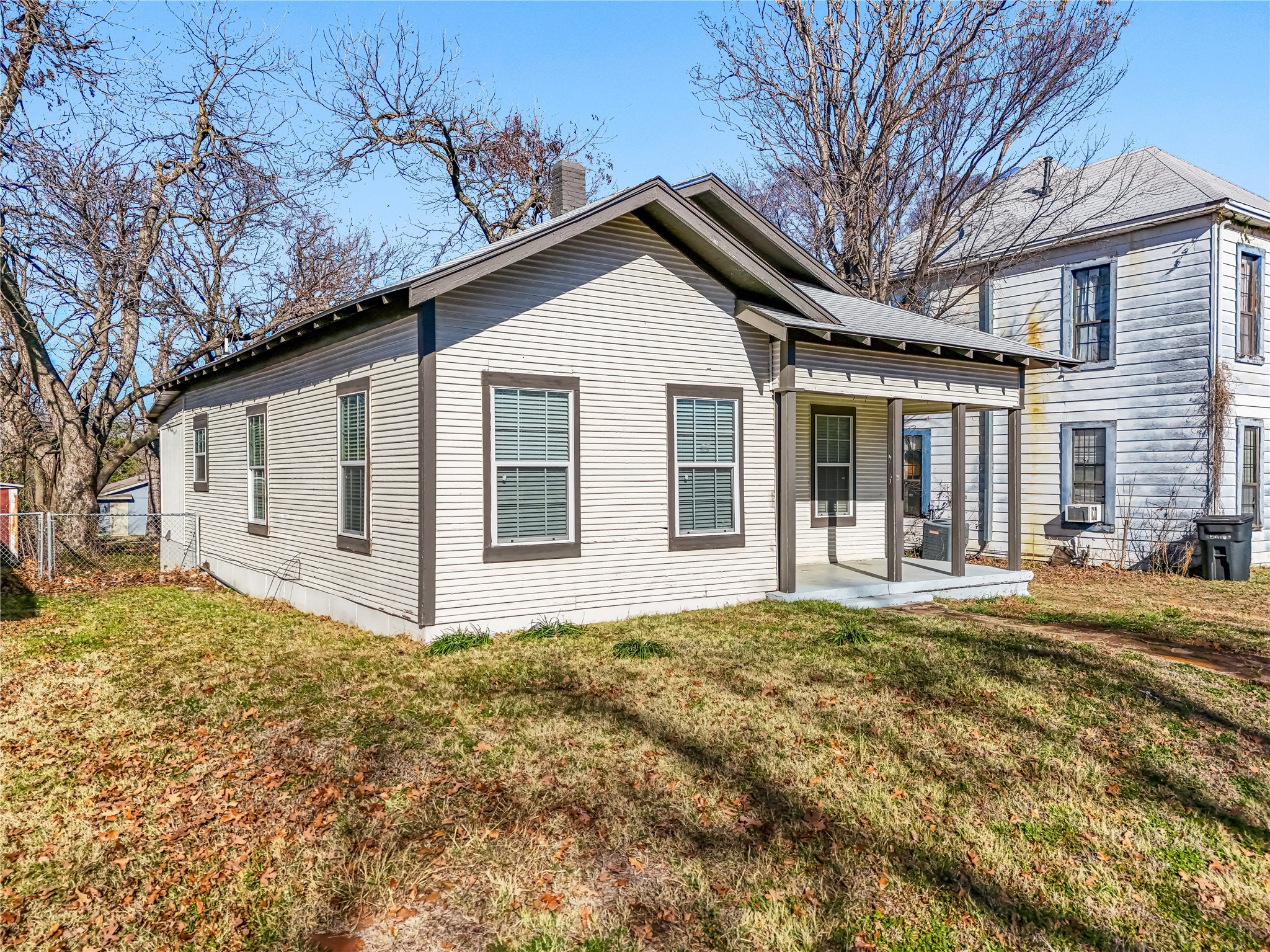 1123 W Morgan Street Denison TX 75020