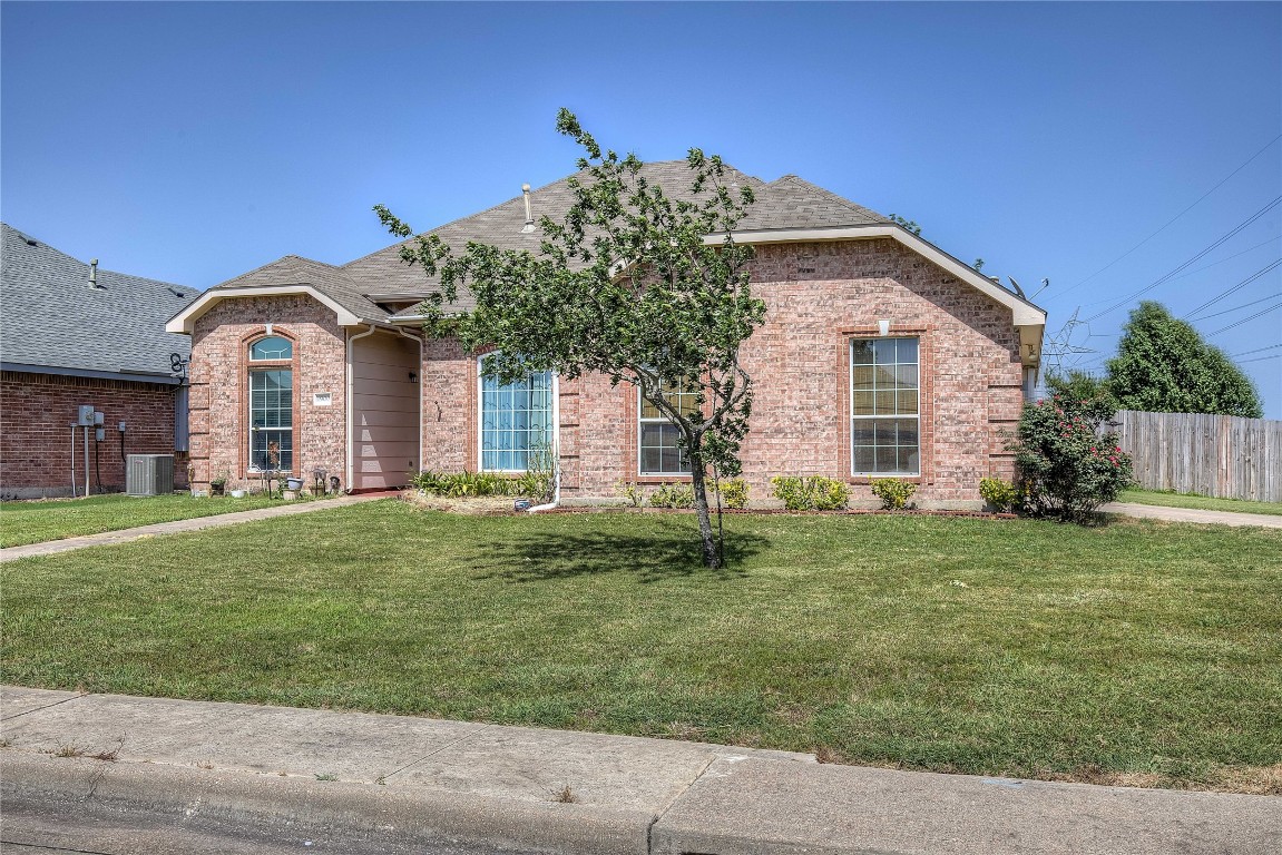 1900 Glen Meadow Drive Royse City TX 75189