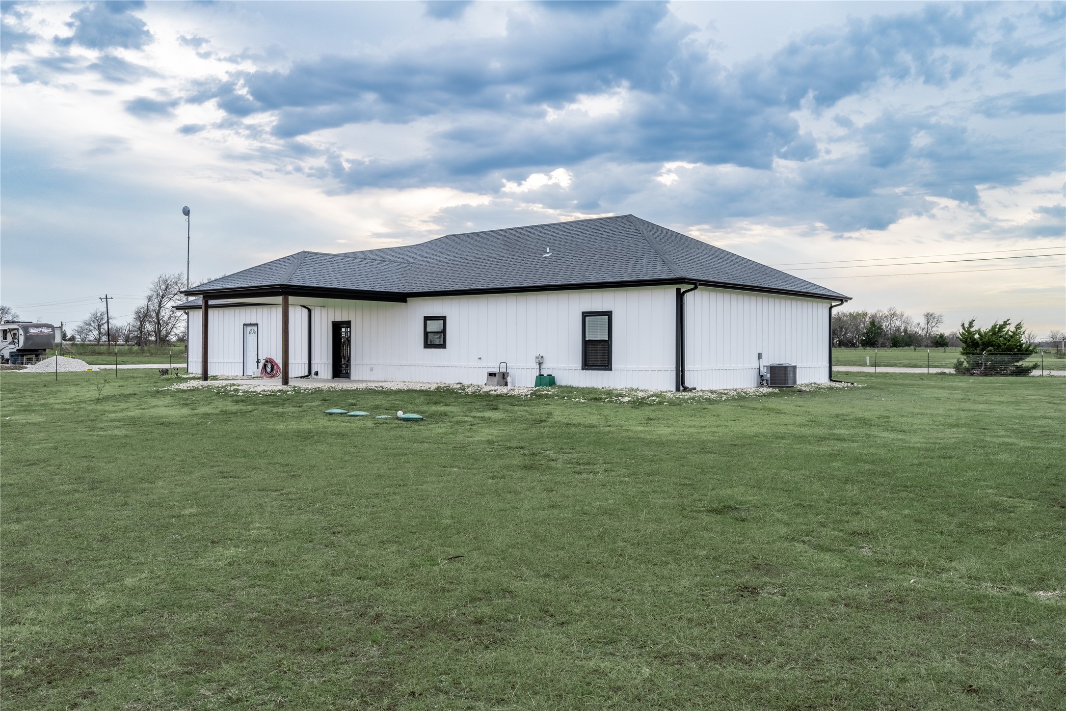 1706 County Road 35400 Sumner TX 75486