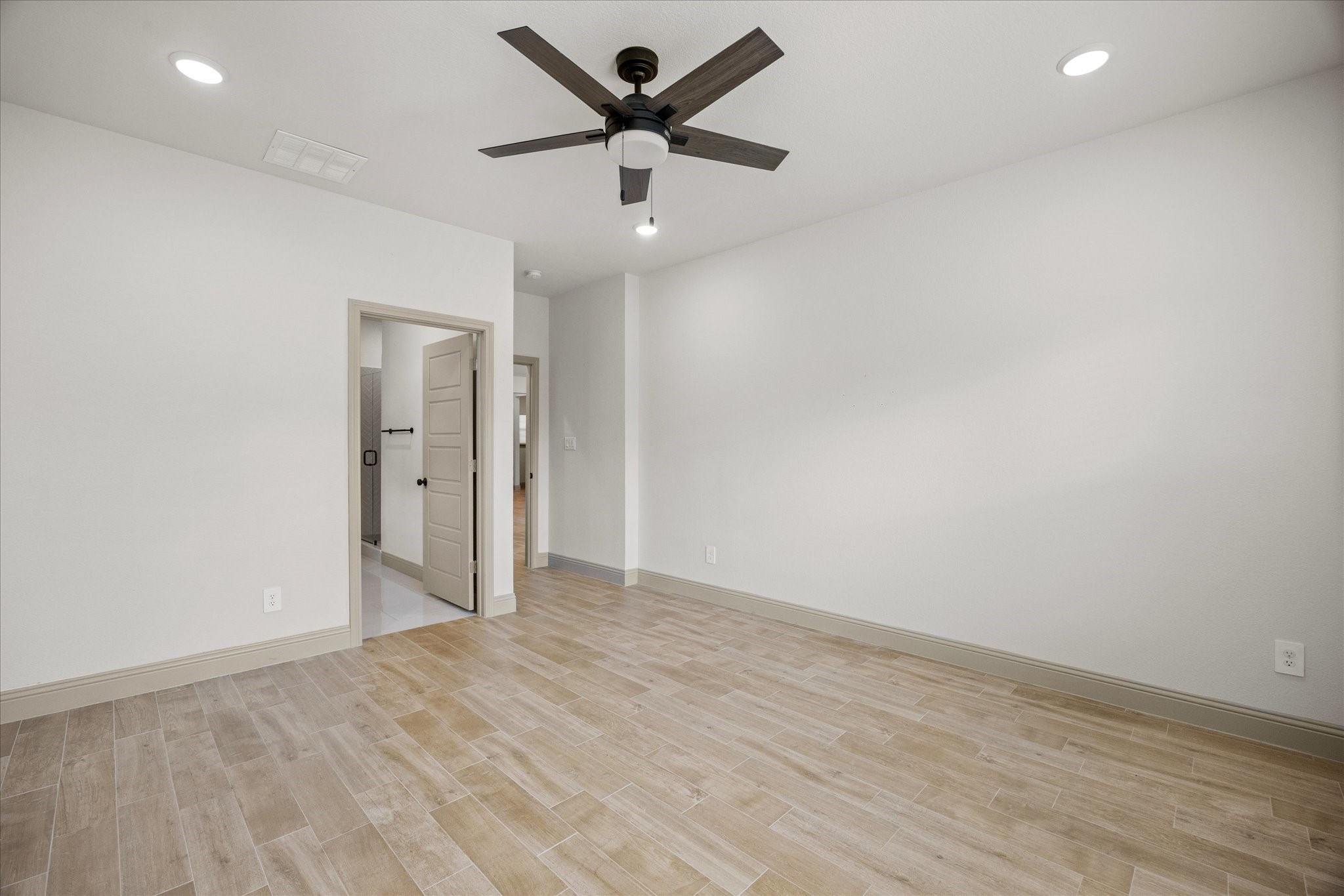 5707 Stonegate Circle Granbury TX 76048