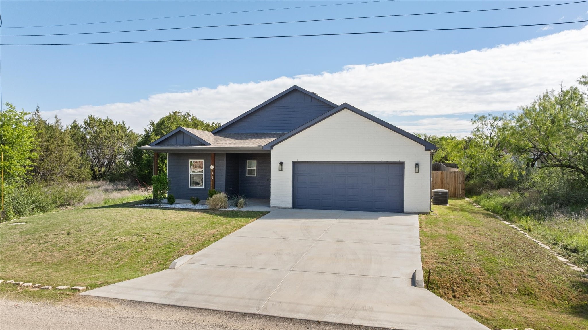 5707 Stonegate Circle Granbury TX 76048