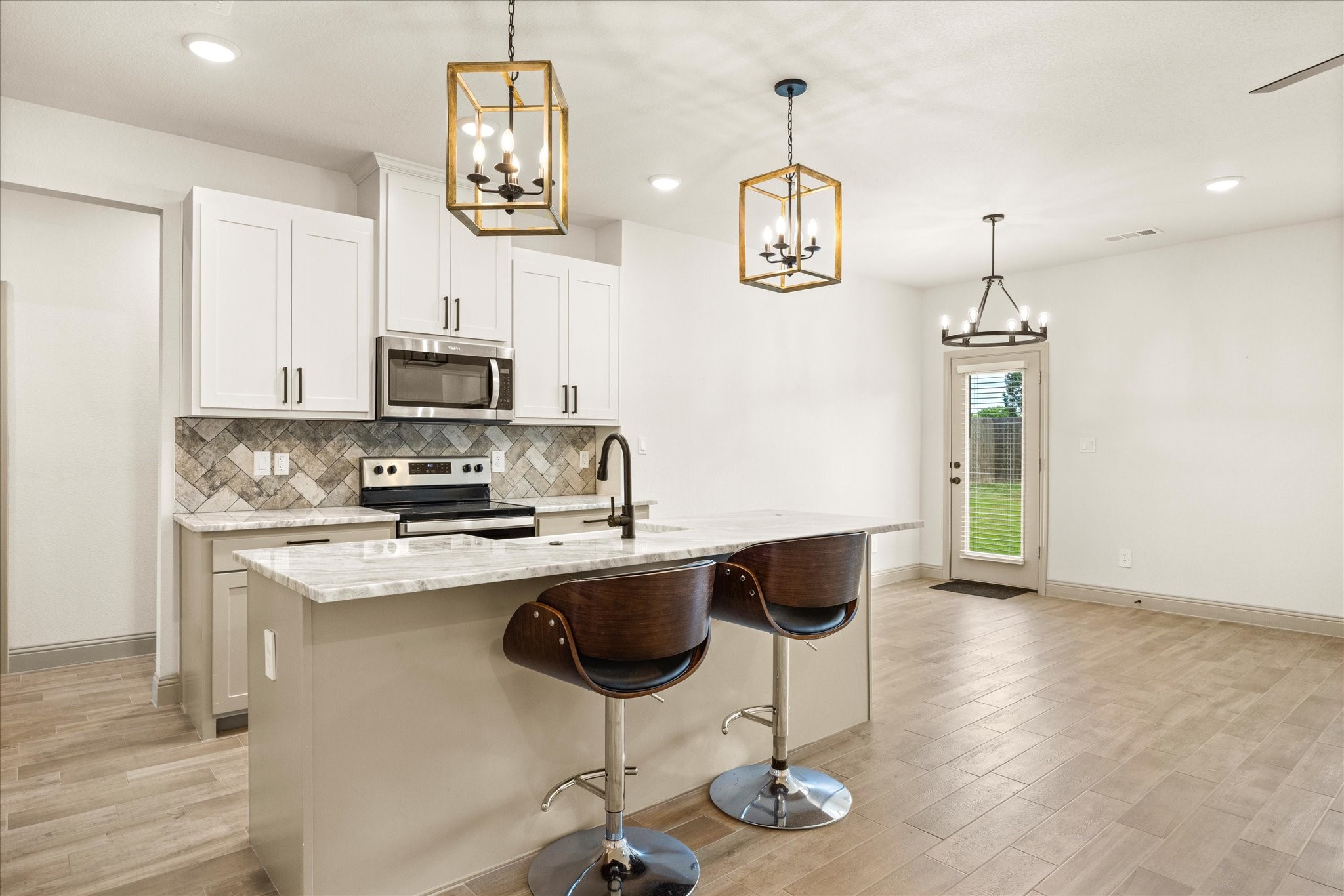 5707 Stonegate Circle Granbury TX 76048