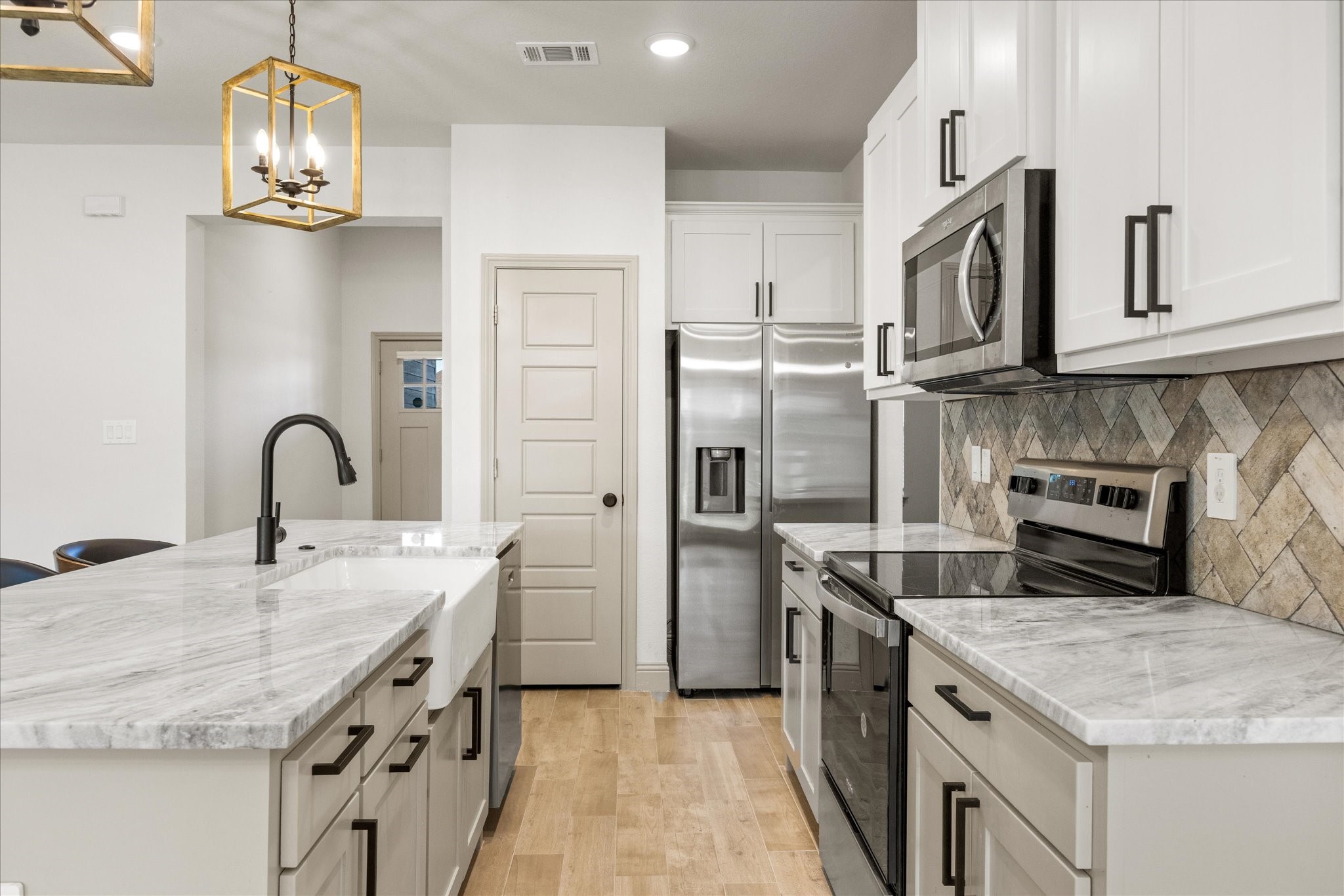 5707 Stonegate Circle Granbury TX 76048