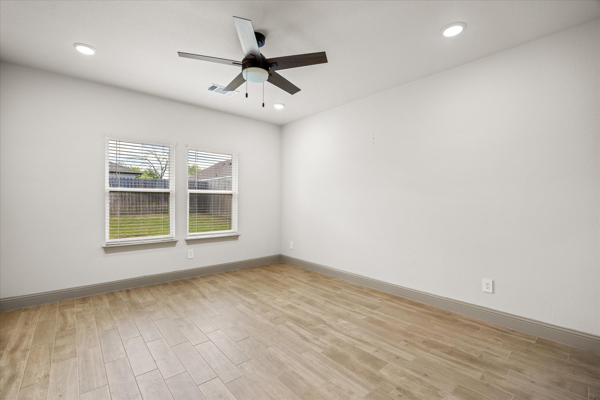 5707 Stonegate Circle Granbury TX 76048
