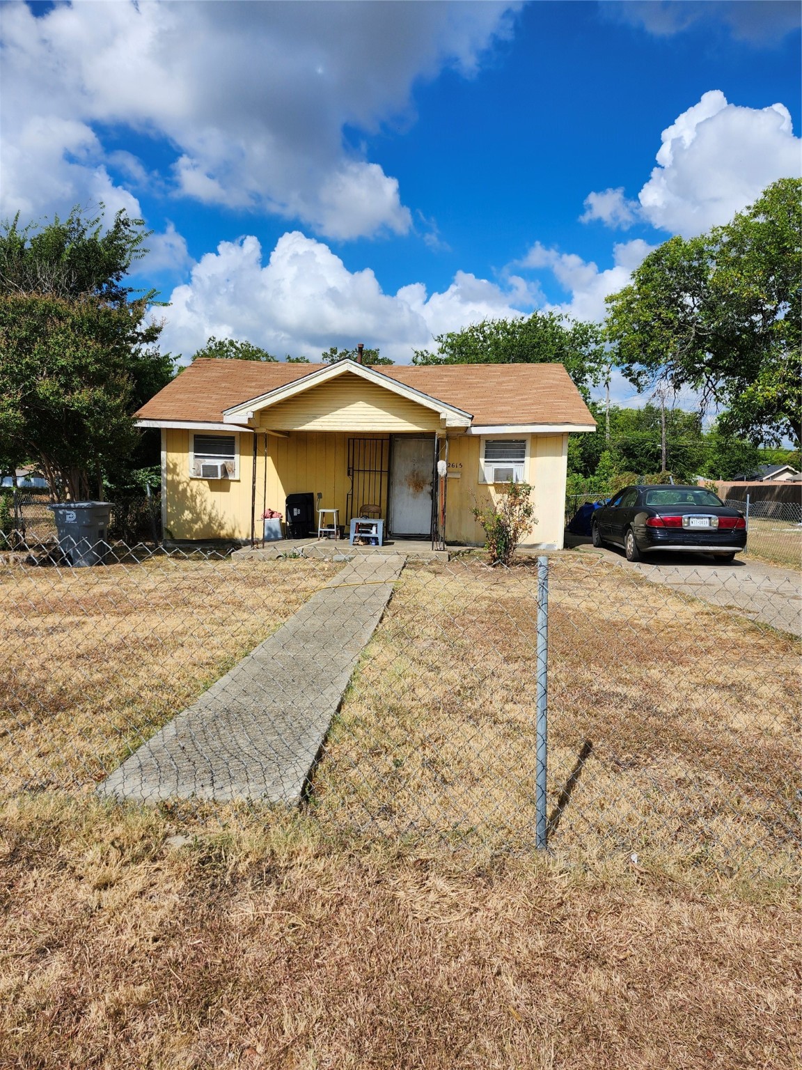 2615 S Denley Drive Dallas TX 75216