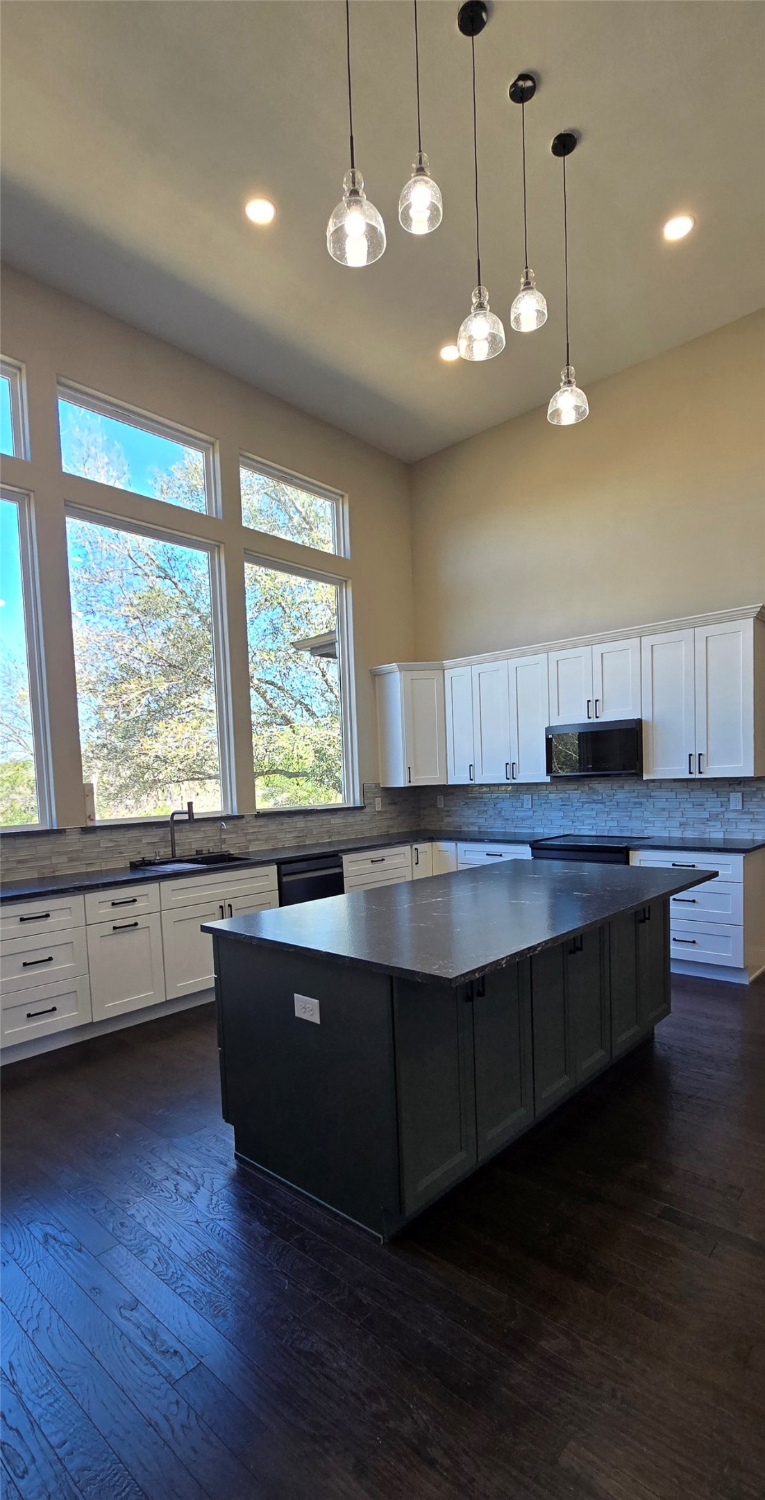 210 Knob Hill Drive Granbury TX 76048