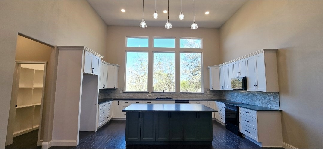210 Knob Hill Drive Granbury TX 76048