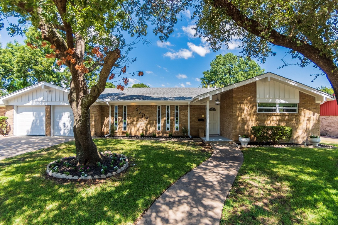 5709 Diamond Oaks Drive N Haltom City TX 76117