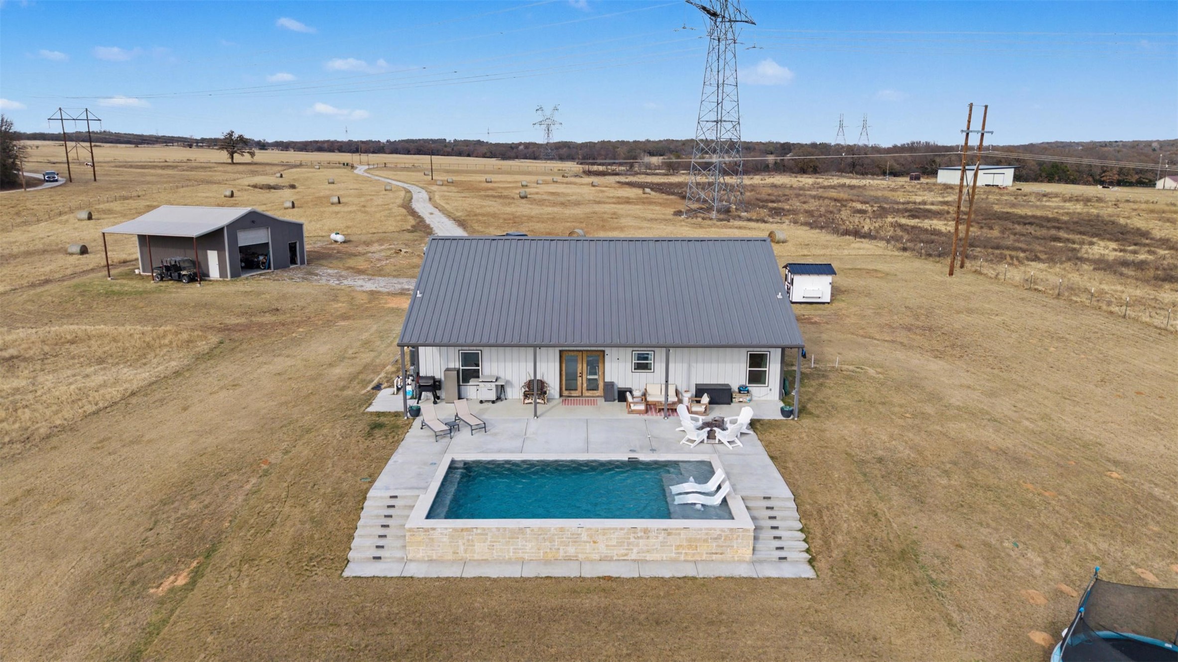 2011 County Road 1590 Alvord TX 76225