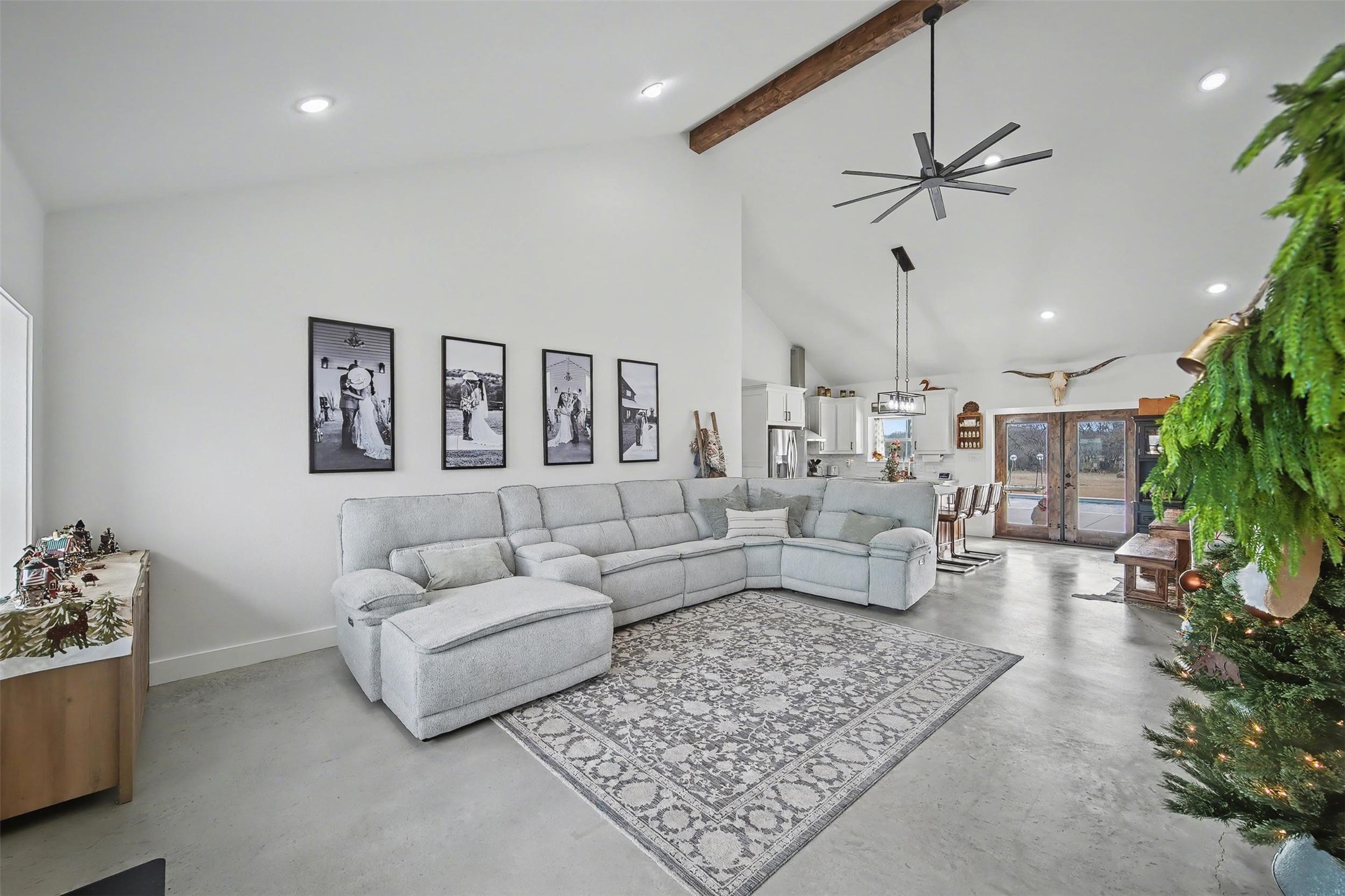 2011 County Road 1590 Alvord TX 76225