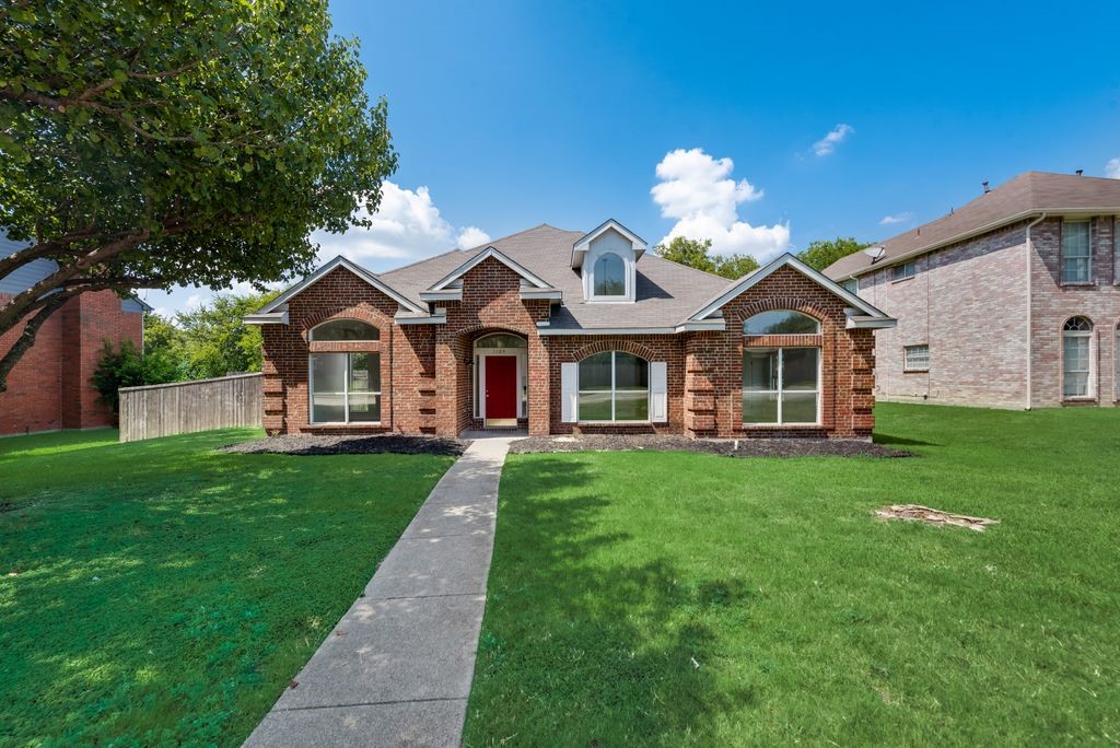 1109 Lexington Lane Desoto TX 75115