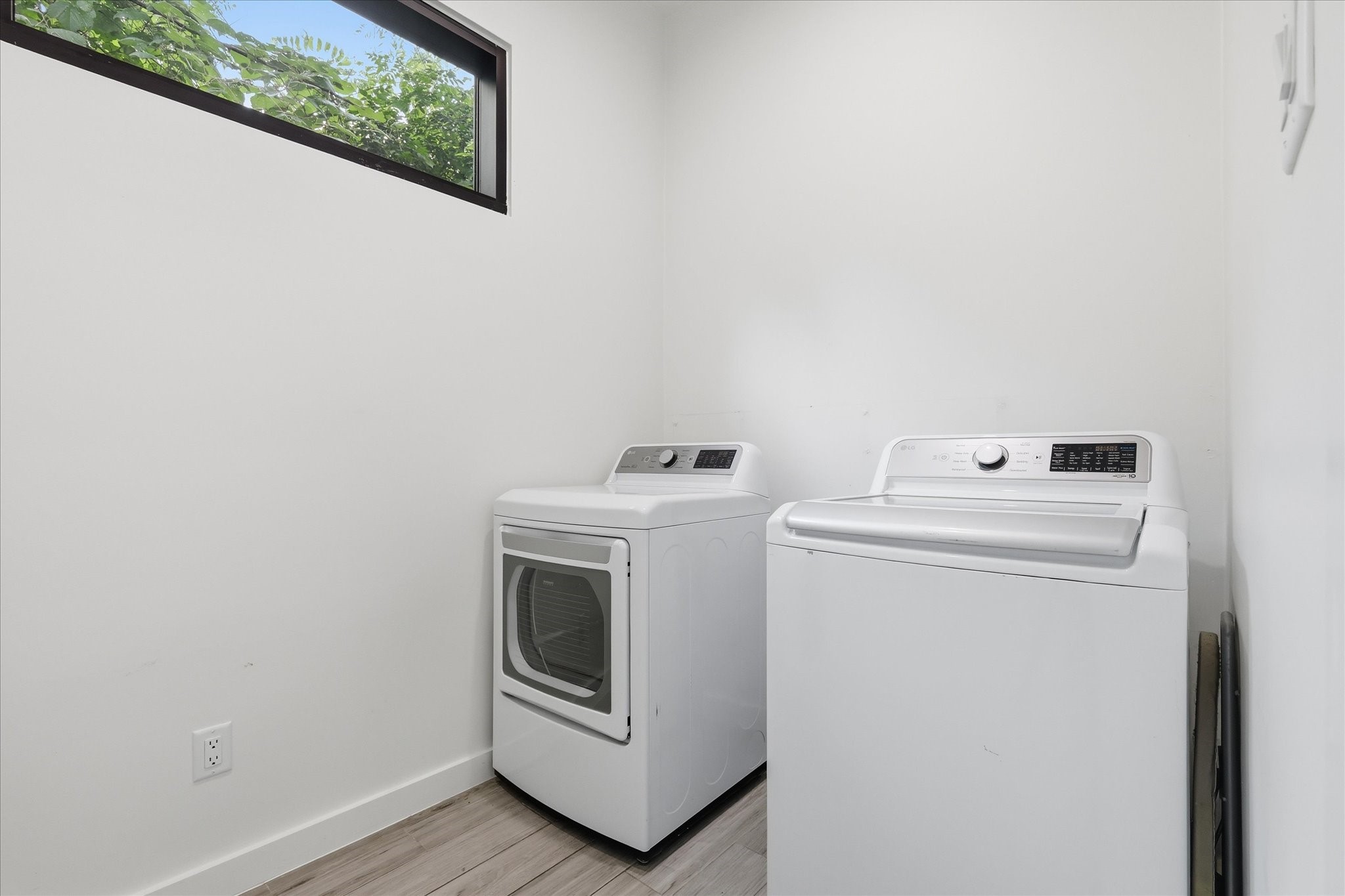 2021 Dennison Street Dallas TX 75212