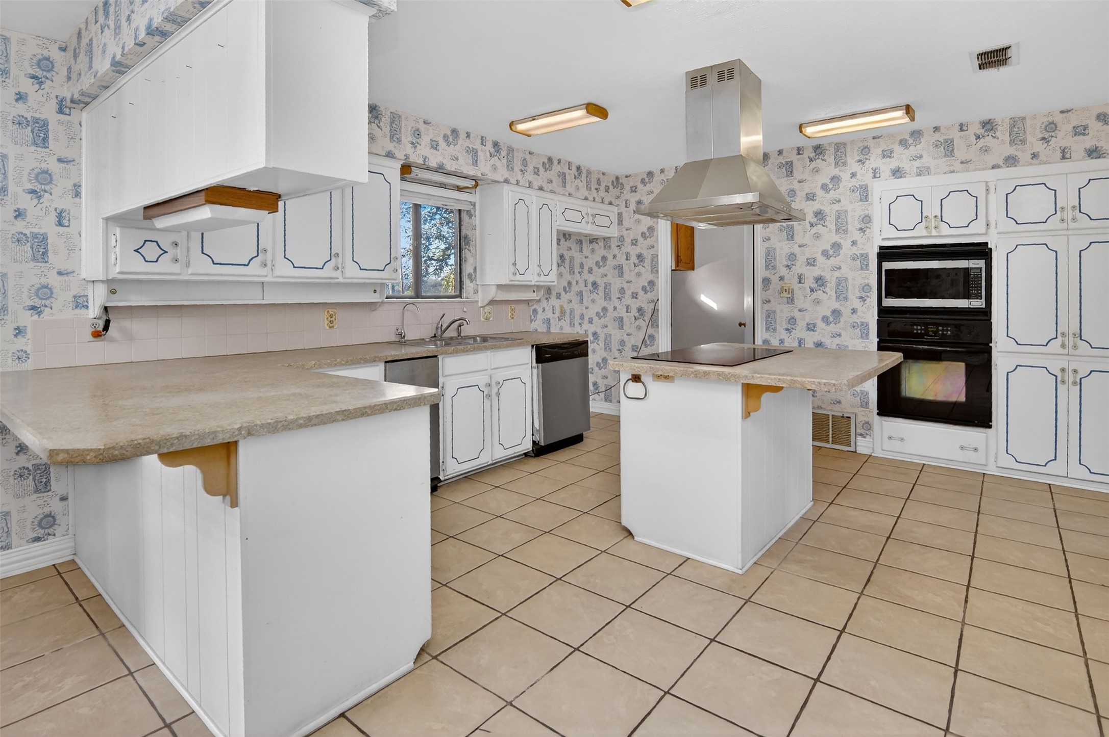 1055 Harmony Circle Weatherford TX 76087