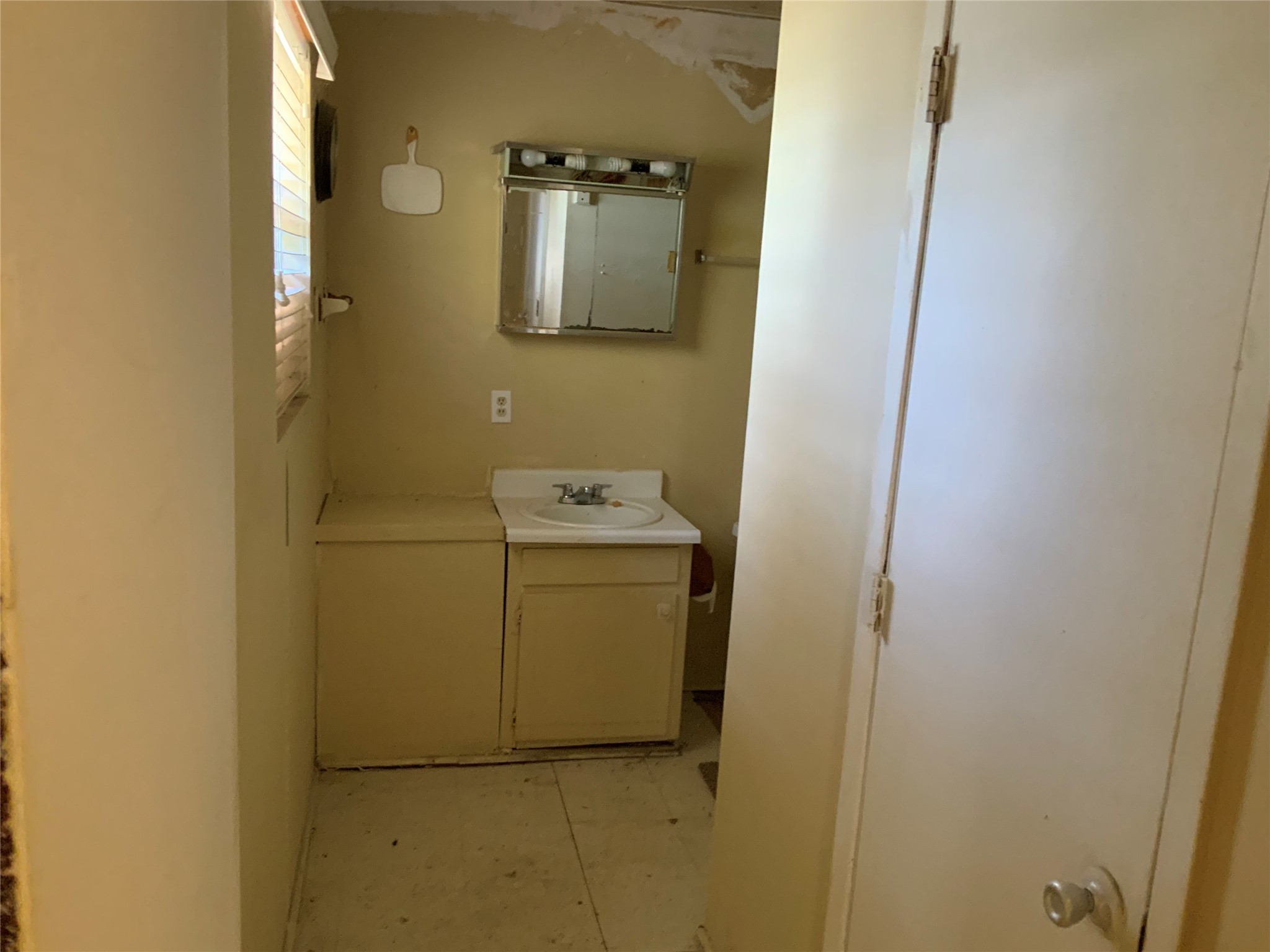 400 N Weaver Street Gainesville TX 76240