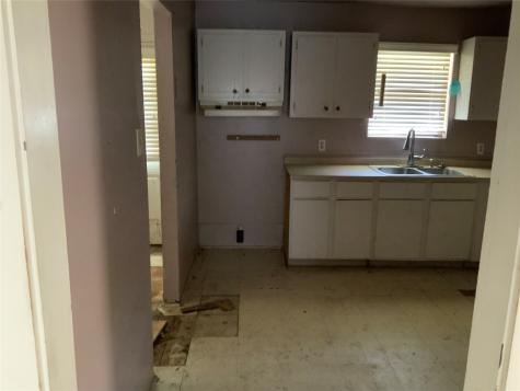 400 N Weaver Street Gainesville TX 76240