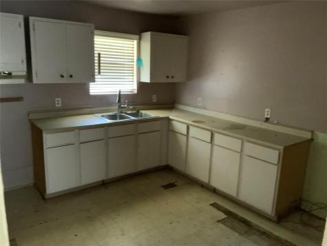 400 N Weaver Street Gainesville TX 76240
