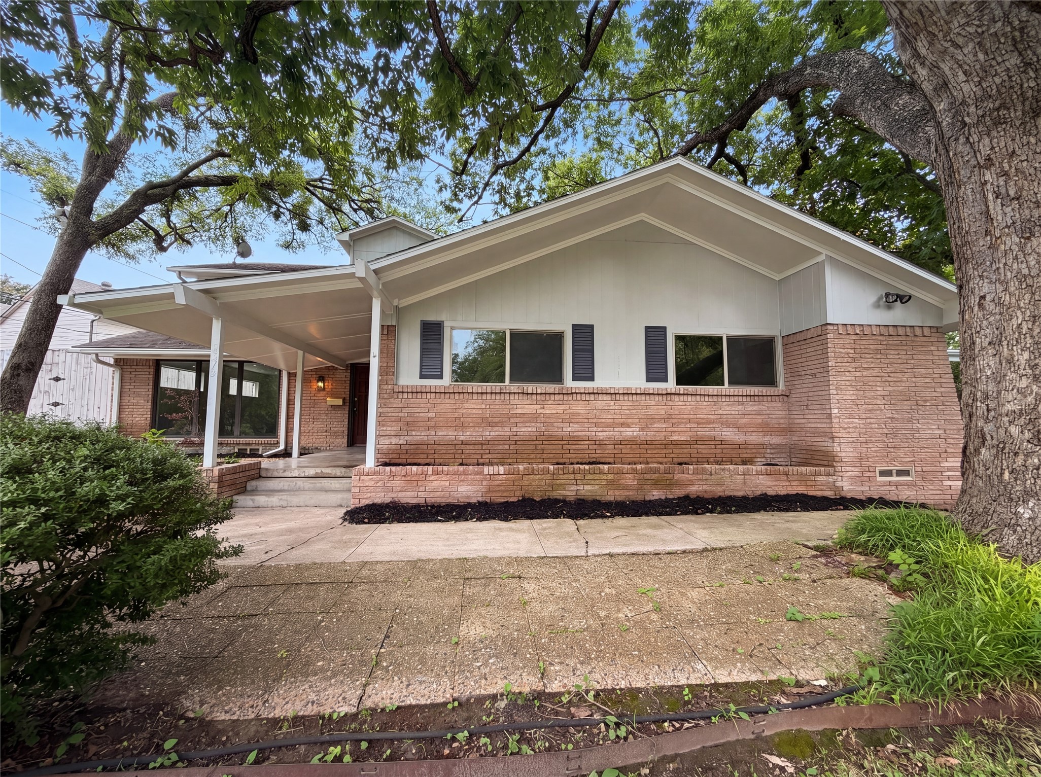 6878 Burwood Lane Dallas TX 75214