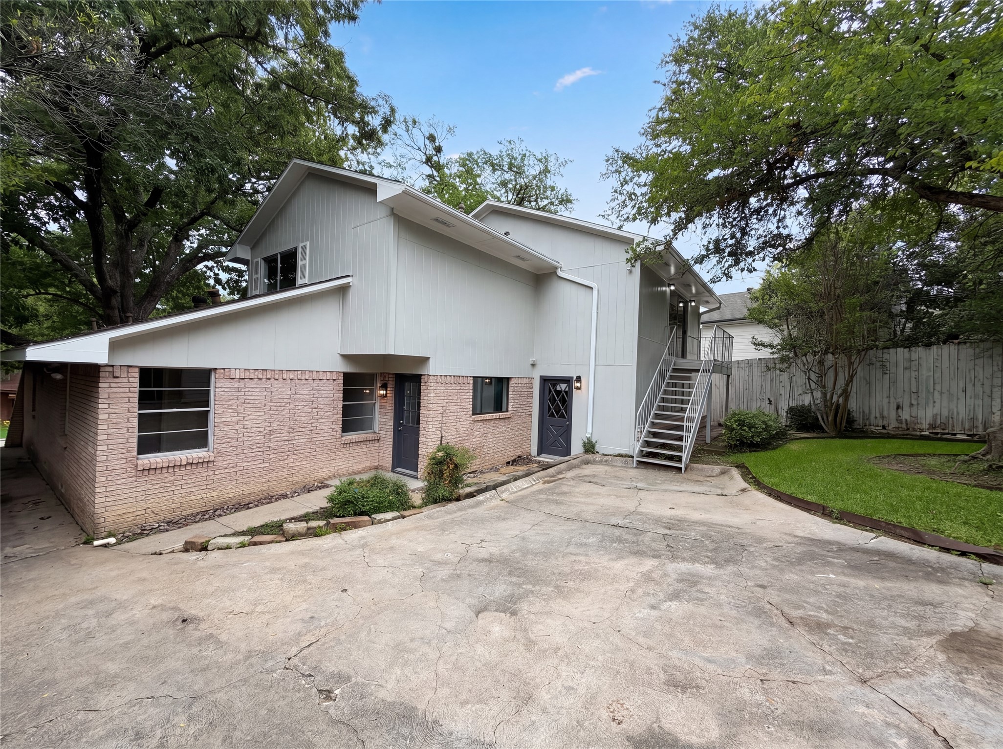 6878 Burwood Lane Dallas TX 75214