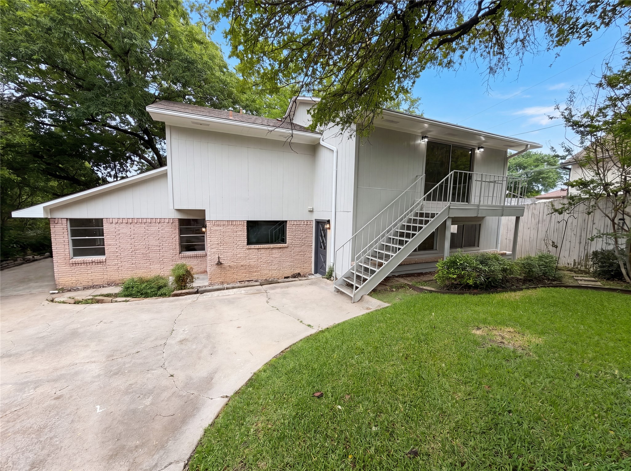 6878 Burwood Lane Dallas TX 75214