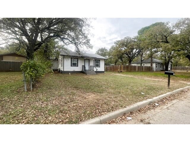 4518 Erath Street Fort Worth TX 76119