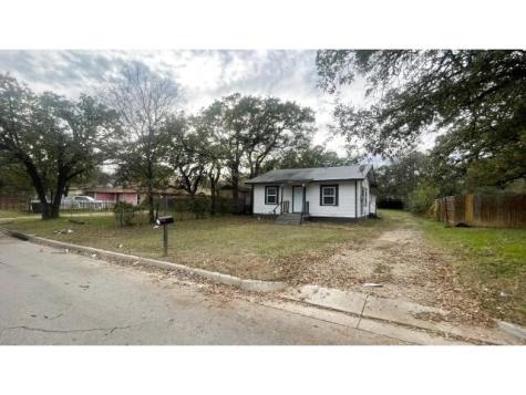 4518 Erath Street Fort Worth TX 76119