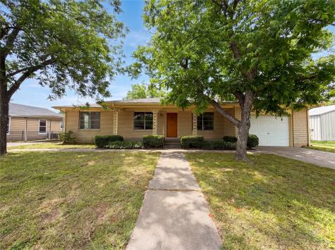205 W Decatur Street Chico TX 76431