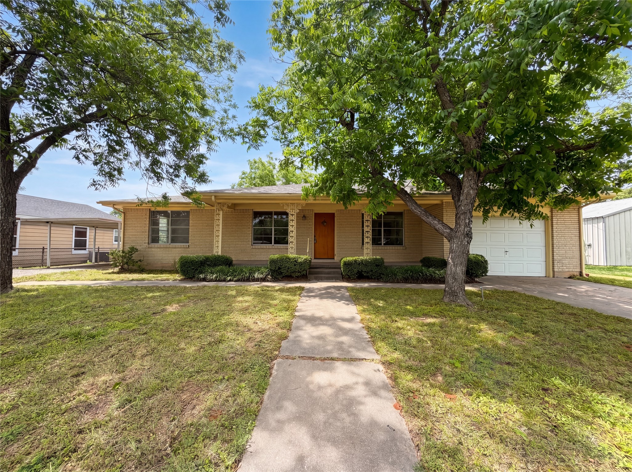 205 W Decatur Street Chico TX 76431