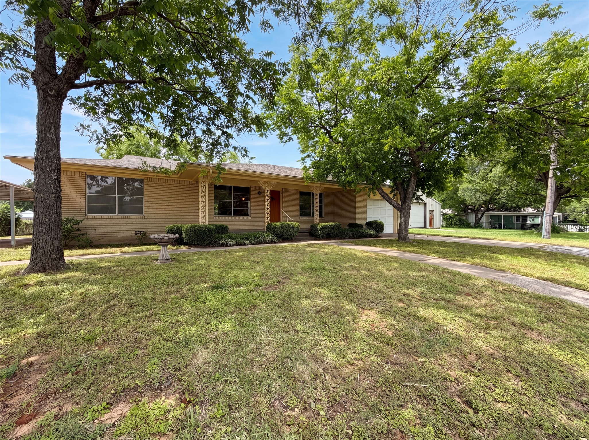 205 W Decatur Street Chico TX 76431