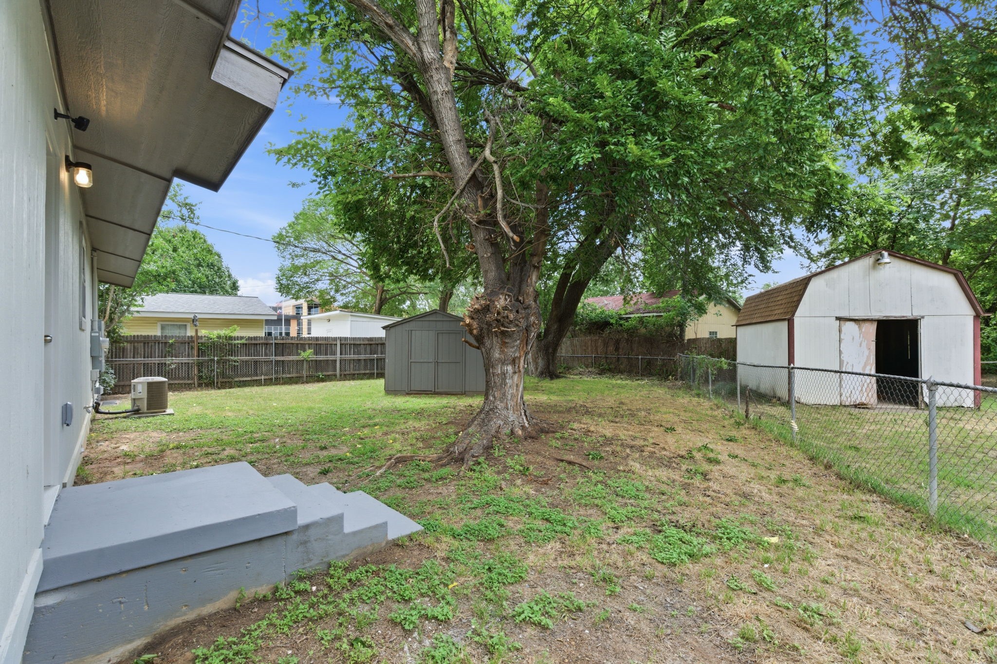552 Souder Drive Hurst TX 76053