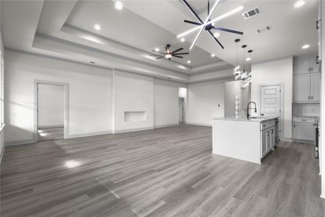 617 N Dwight Avenue Dallas TX 75211