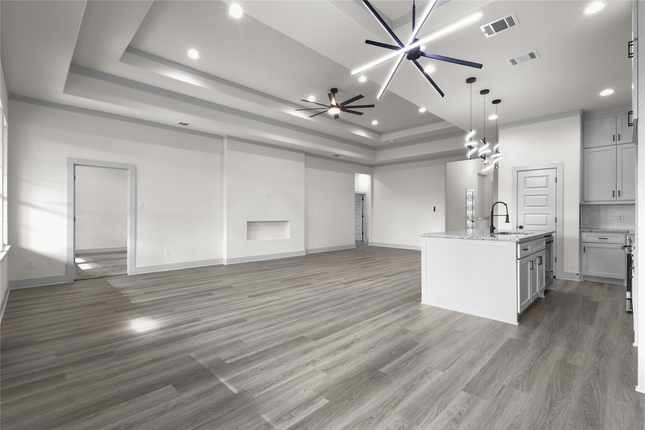 617 N Dwight Avenue Dallas TX 75211