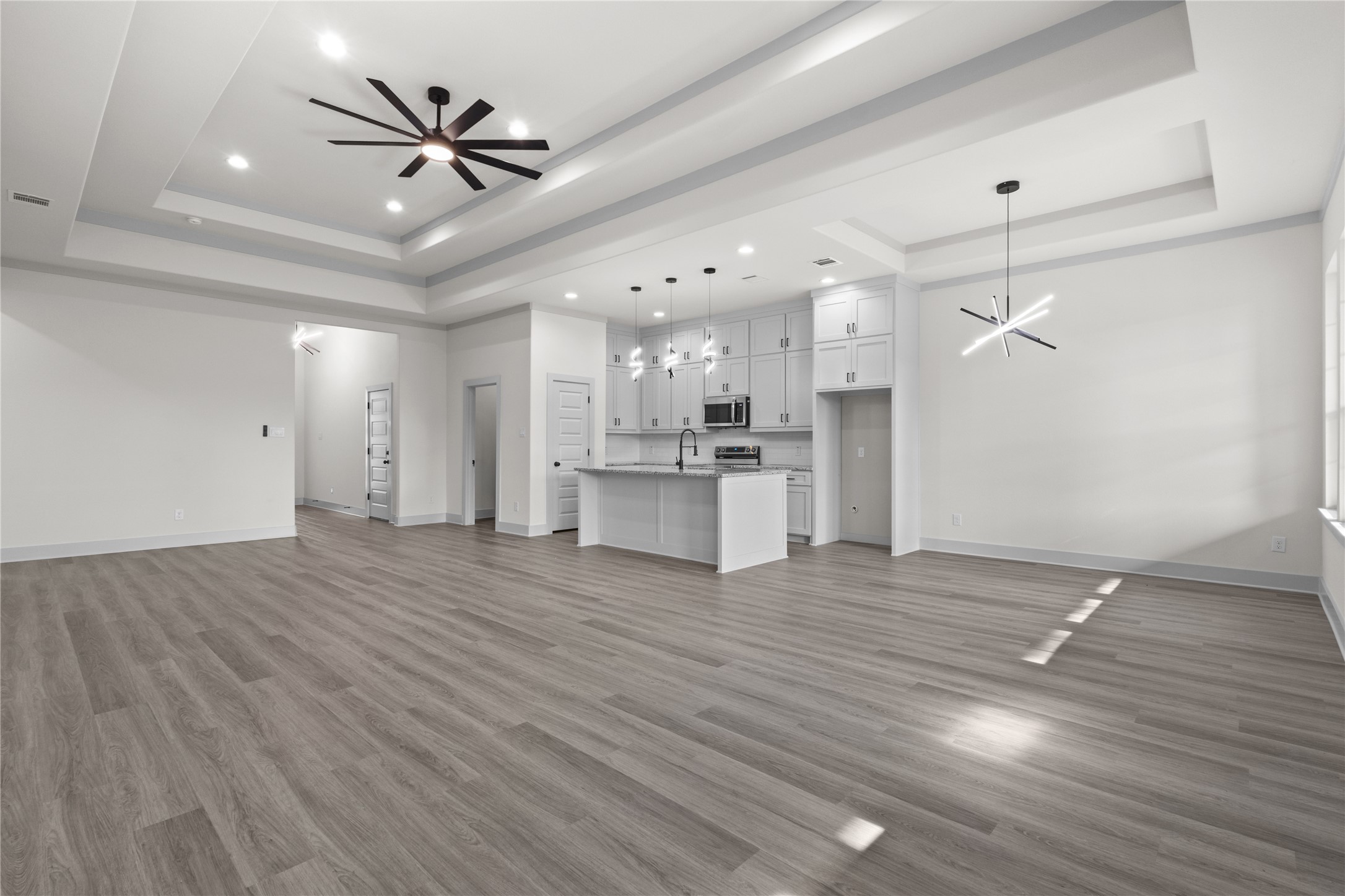 617 N Dwight Avenue Dallas TX 75211
