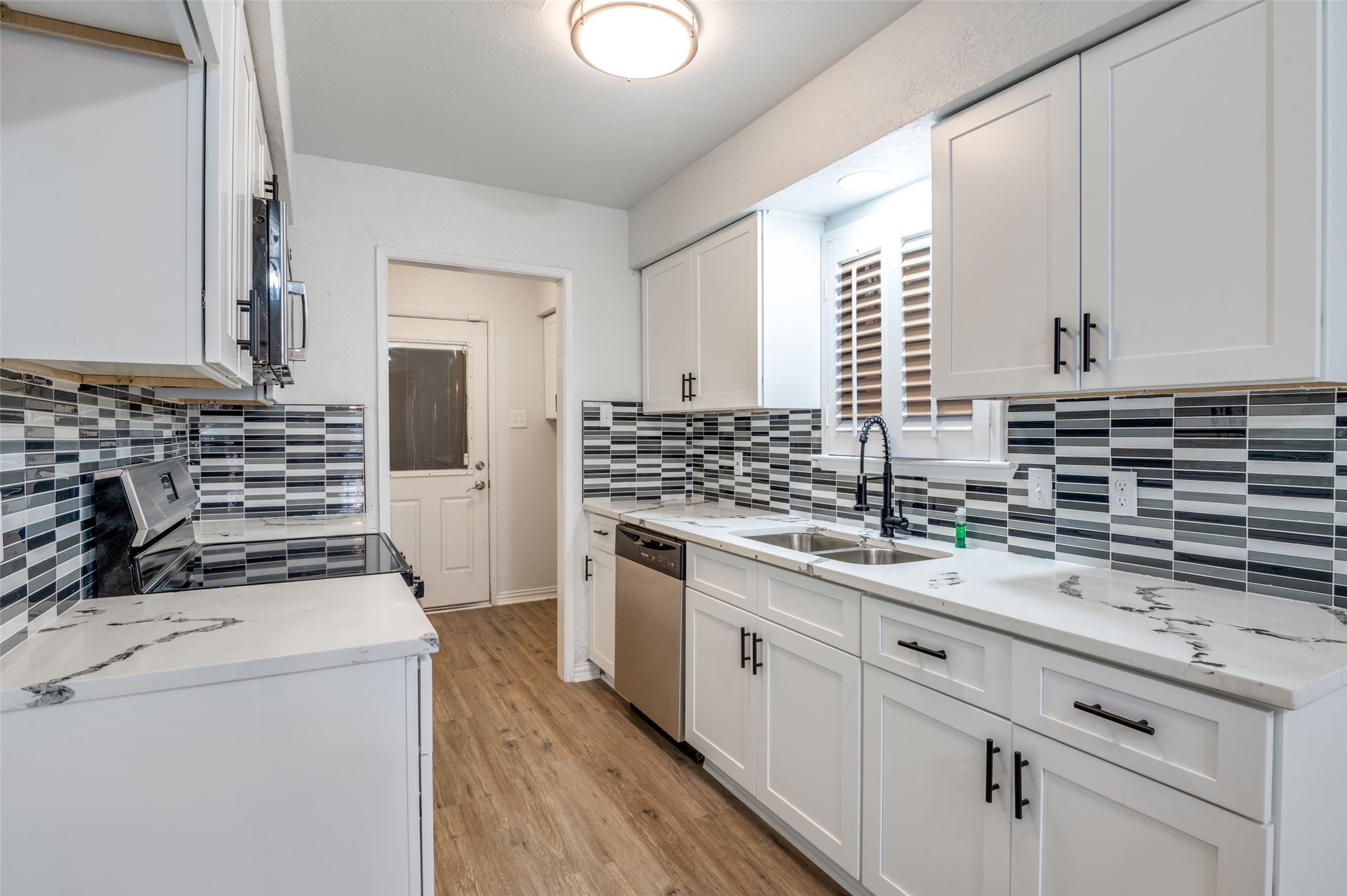 2730 Moonriver Lane Farmers Branch TX 75234