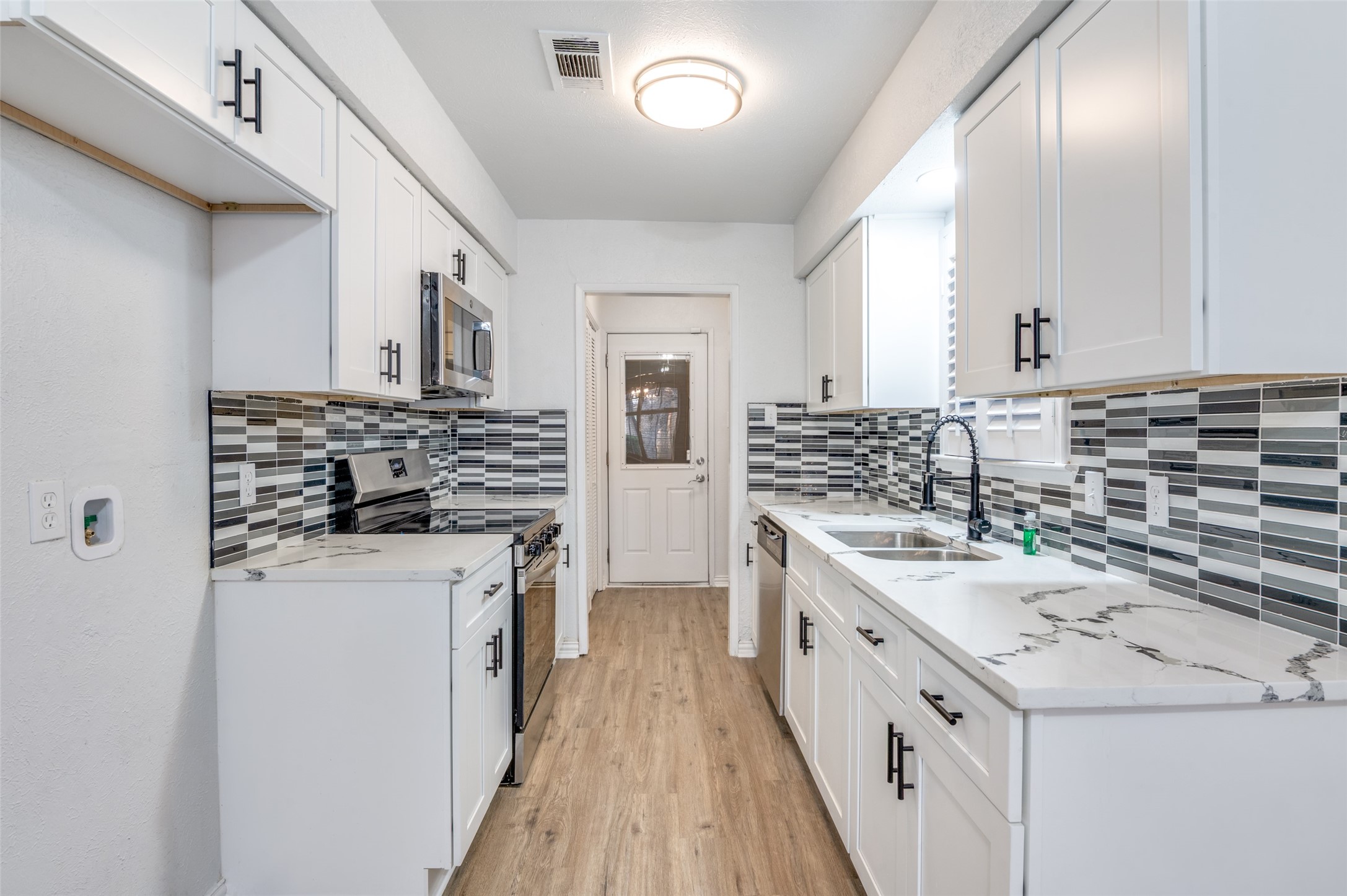 2730 Moonriver Lane Farmers Branch TX 75234