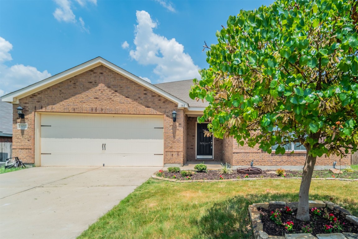 102 Saddlebag Court Newark TX 76071