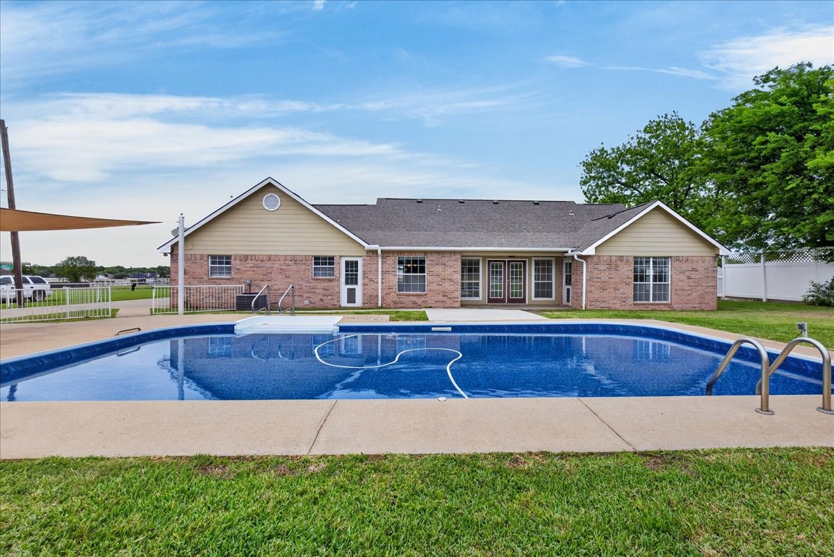 626 E Eubank Street Mabank TX 75147