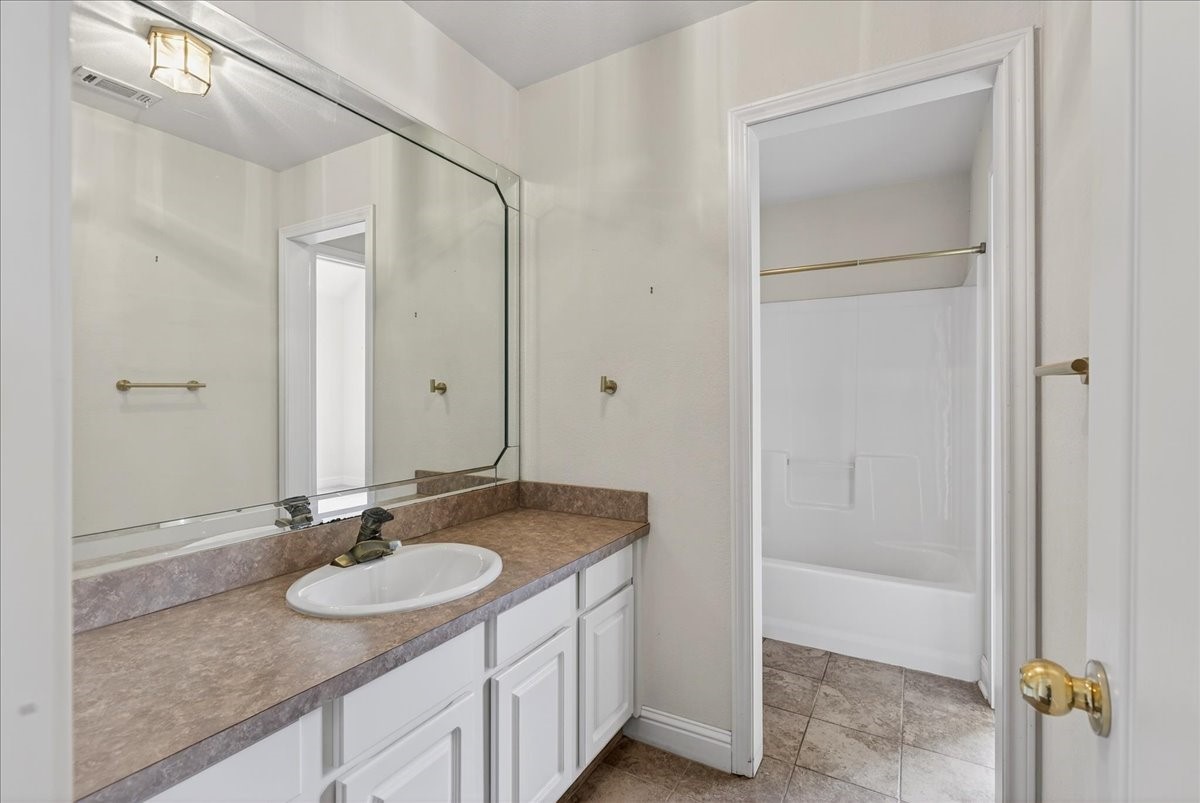 626 E Eubank Street Mabank TX 75147