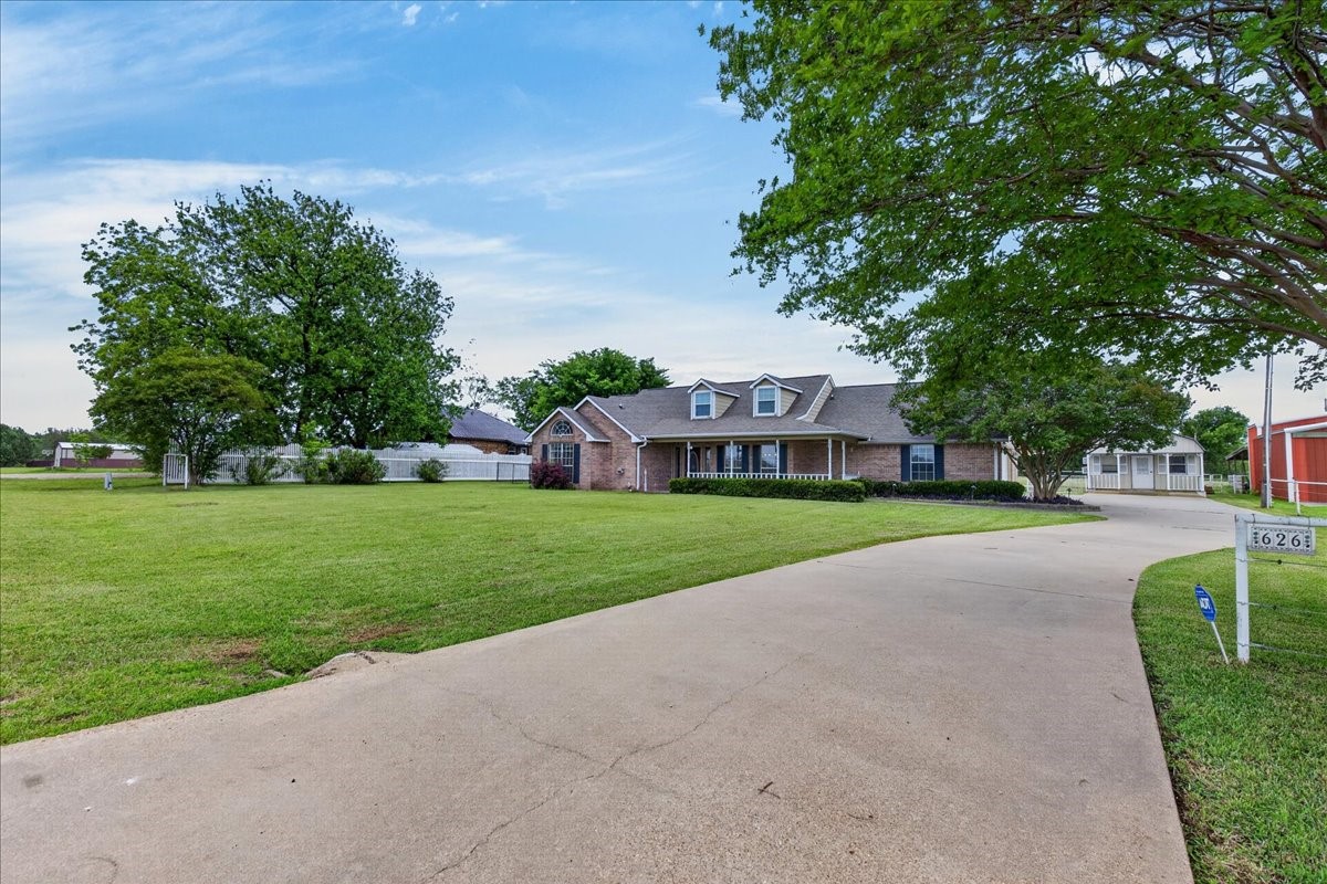 626 E Eubank Street Mabank TX 75147