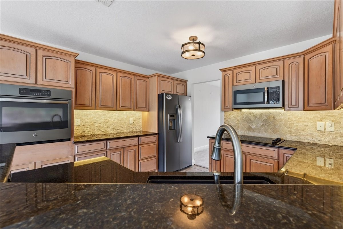 626 E Eubank Street Mabank TX 75147