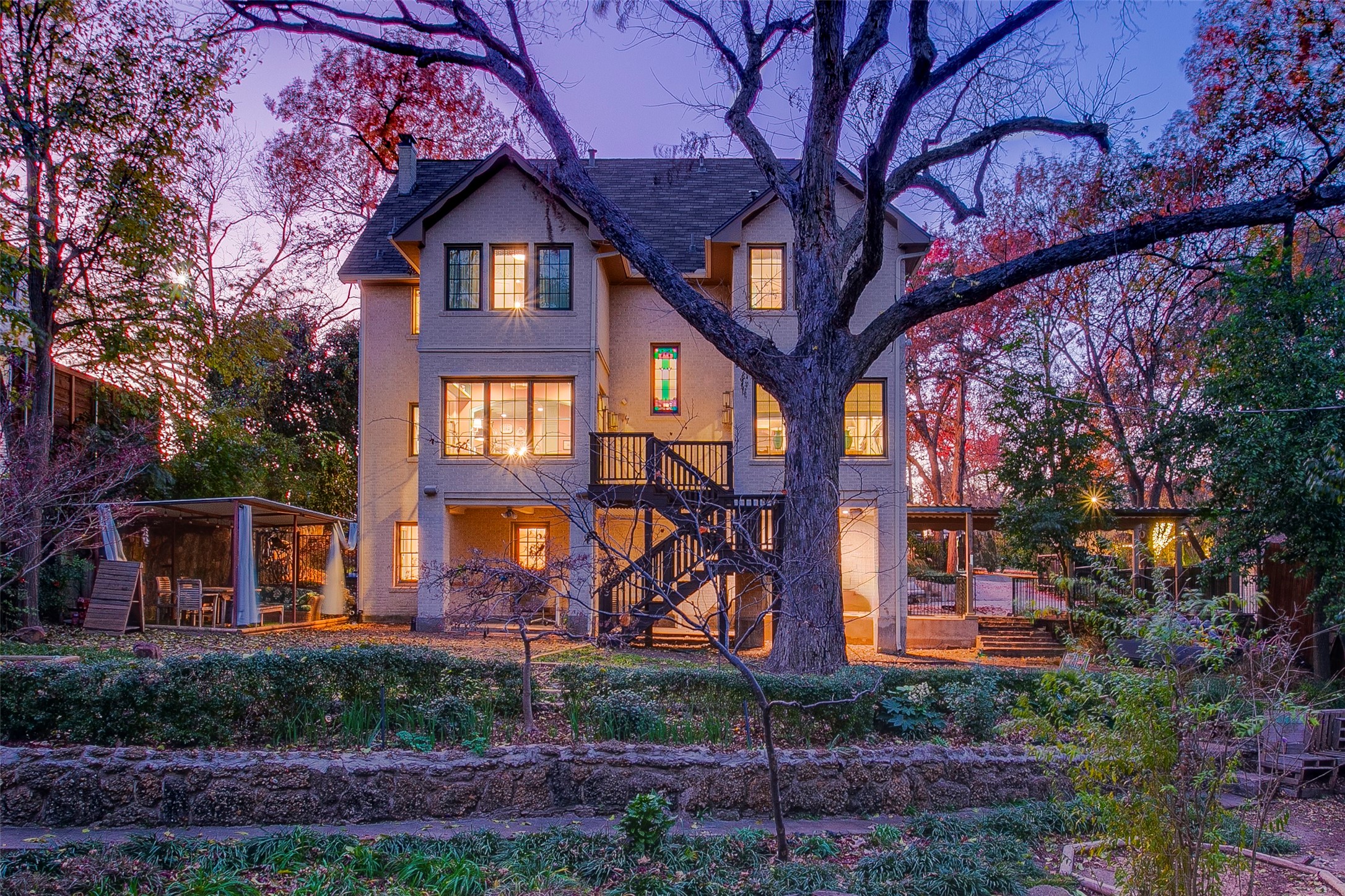 1022 N Montclair Avenue Dallas TX 75208