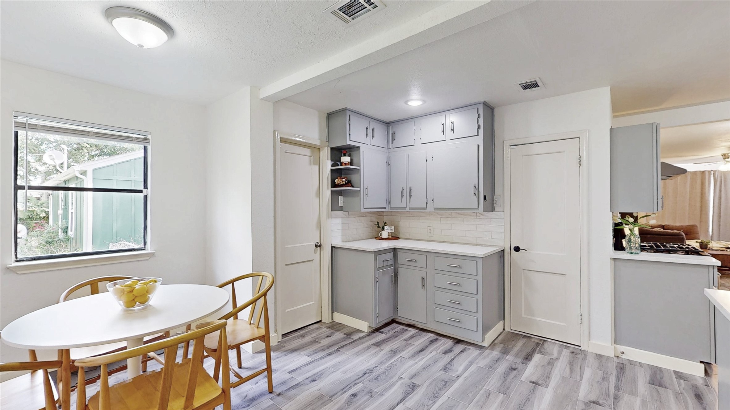 922 Tamara Lane Grand Prairie TX 75051