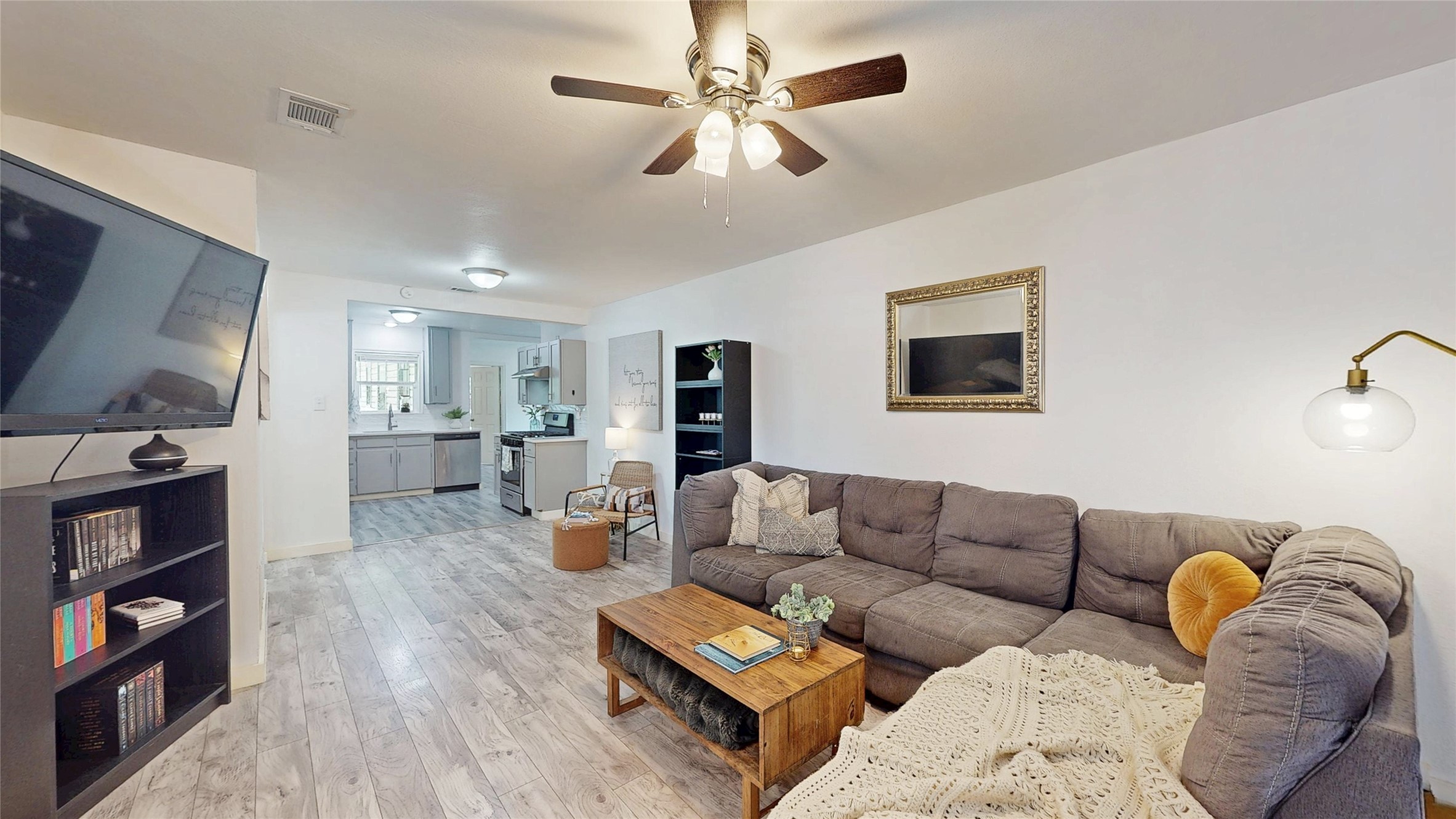 922 Tamara Lane Grand Prairie TX 75051