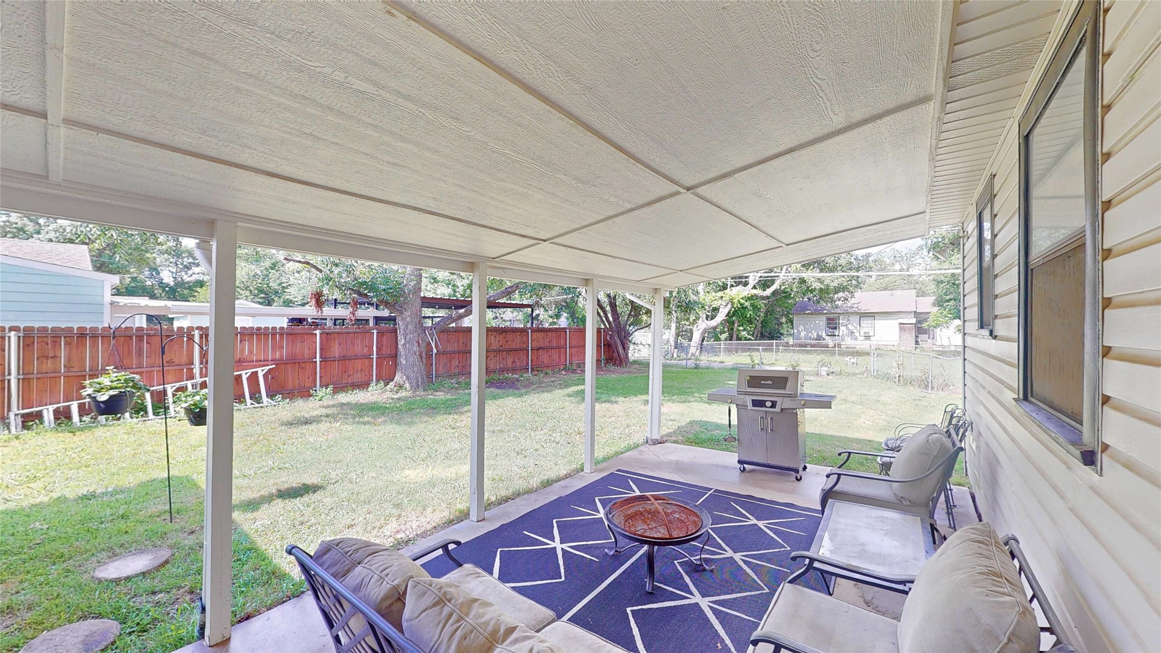 922 Tamara Lane Grand Prairie TX 75051