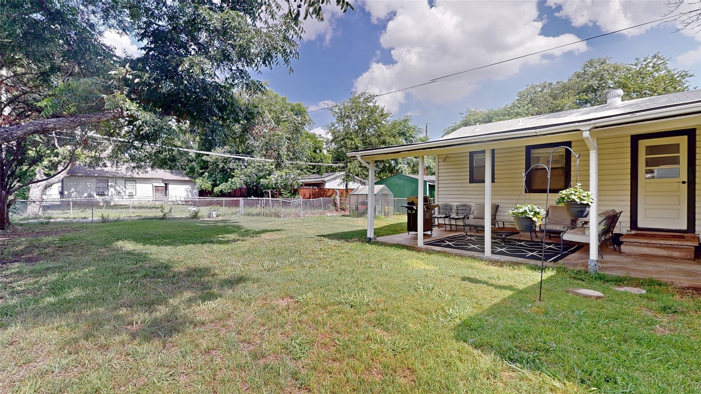922 Tamara Lane Grand Prairie TX 75051