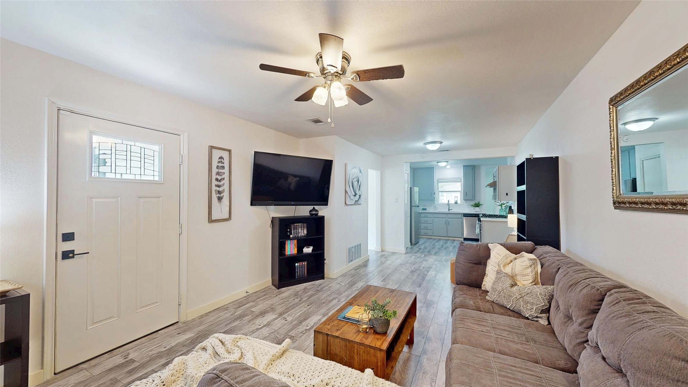 922 Tamara Lane Grand Prairie TX 75051