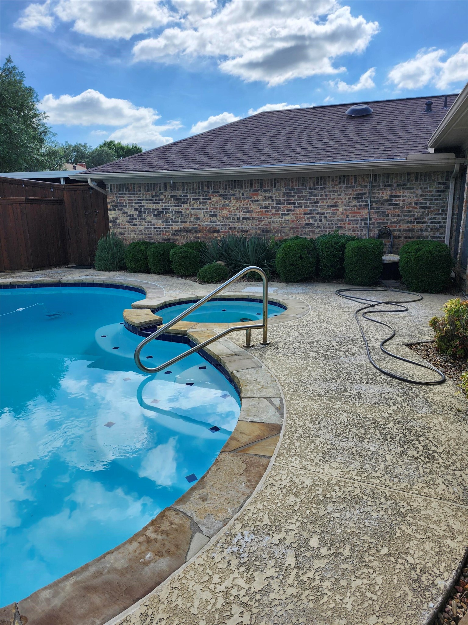 2112 Hunters Ridge Carrollton TX 75006