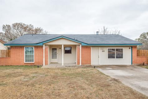 1803 Meadow Crest Lane Duncanville TX 75137