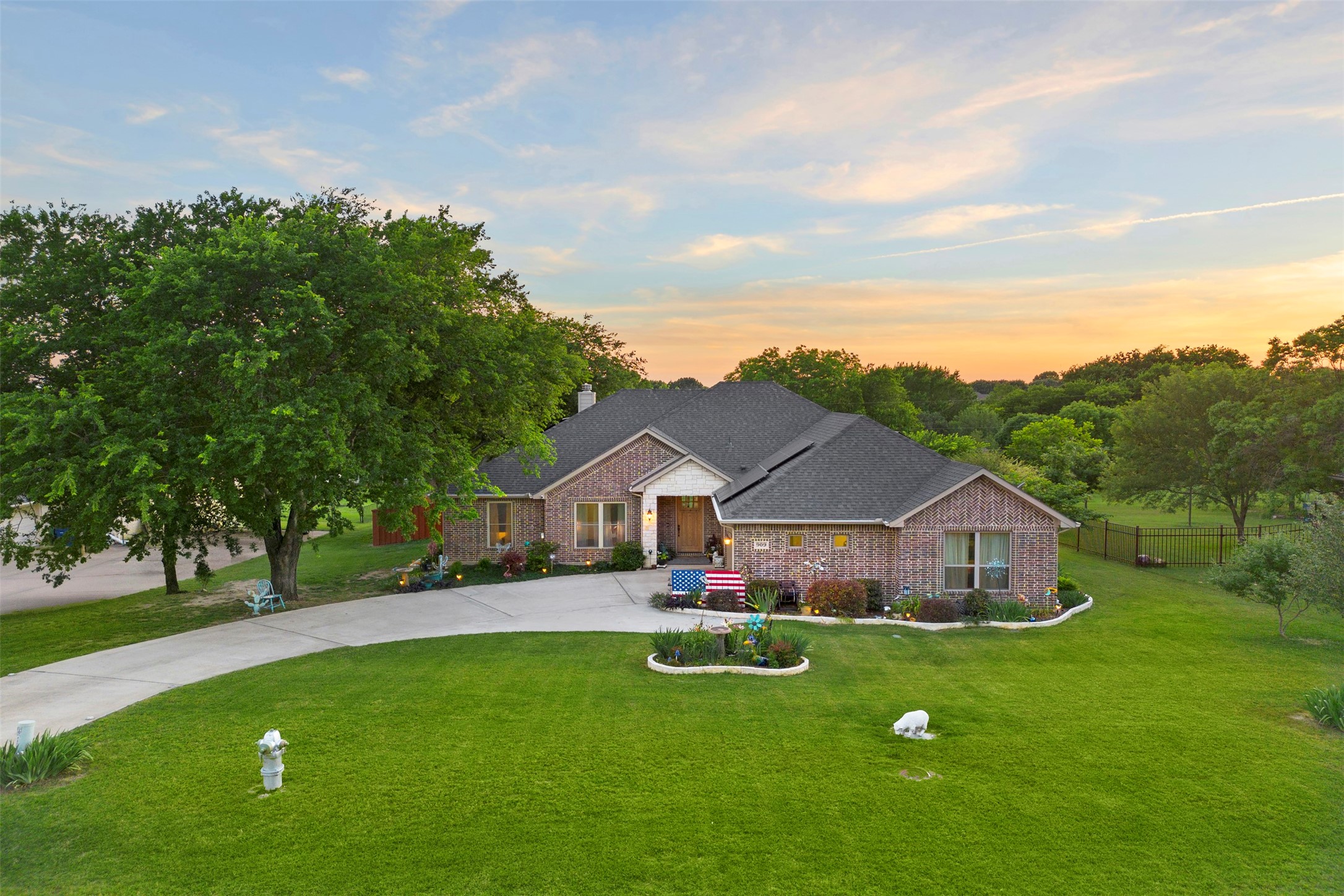 909 Summer Hill Lane Red Oak TX 75154