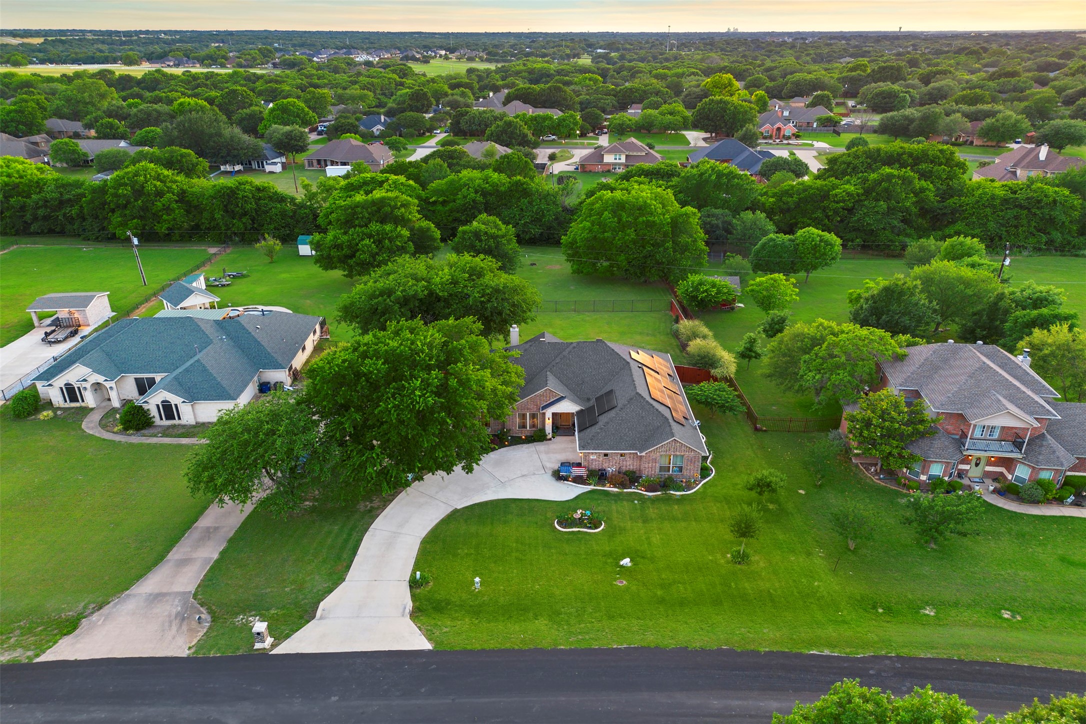 909 Summer Hill Lane Red Oak TX 75154